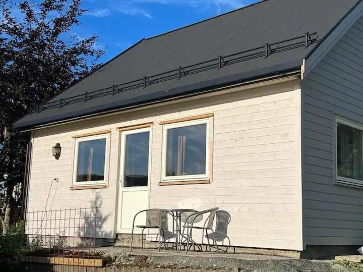 Lekkert Gjestehus Med Gratis Parkering Pa Stedet. Levanger Esterno foto