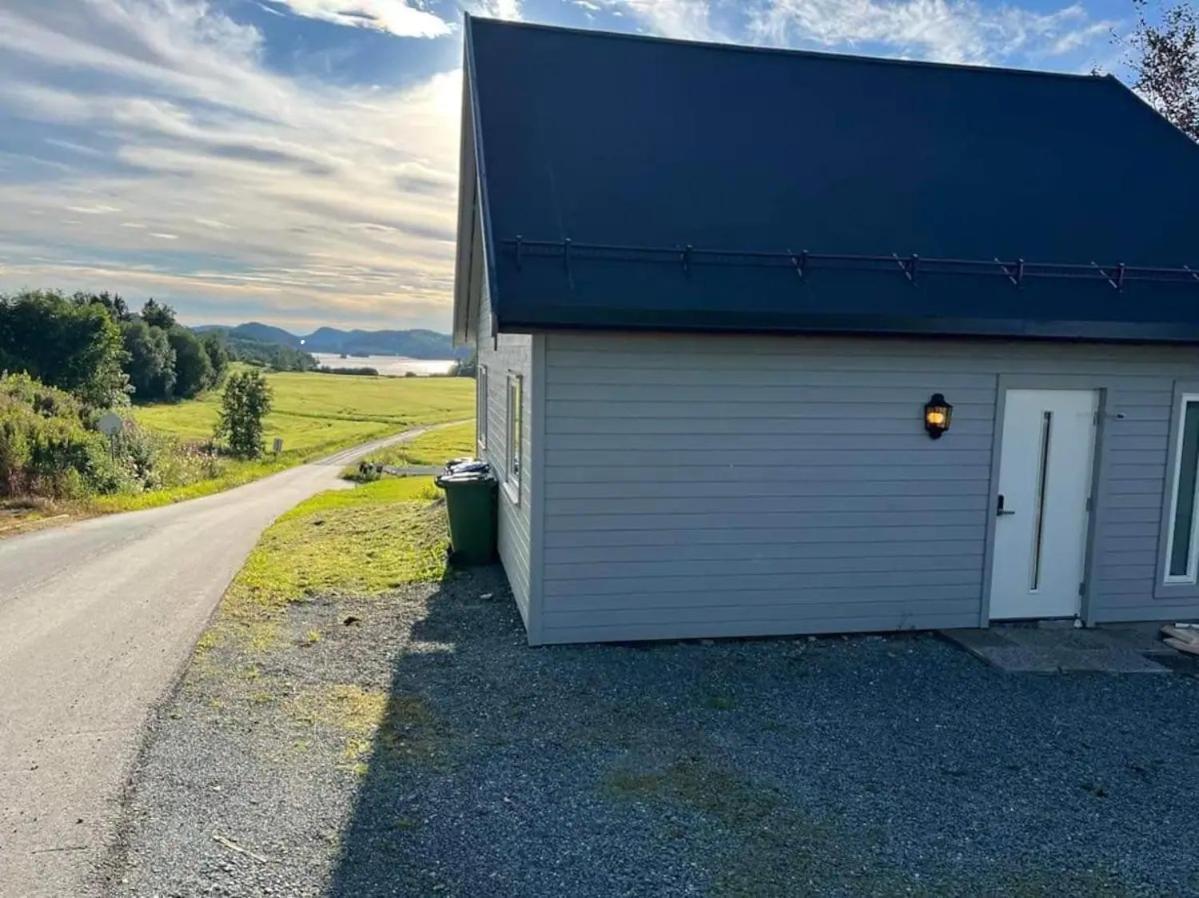Lekkert Gjestehus Med Gratis Parkering Pa Stedet. Levanger Esterno foto